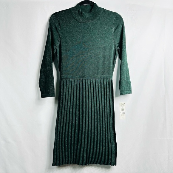 NWT Studio One Women’s Sz Medium Dark Green Mock Neck Long Sleeve Pleated Dress - Picture 2 of 7